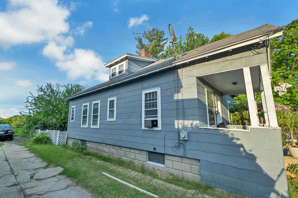 Photo of 315 Mast Road, Manchester, NH 03102 (MLS # 5095420)