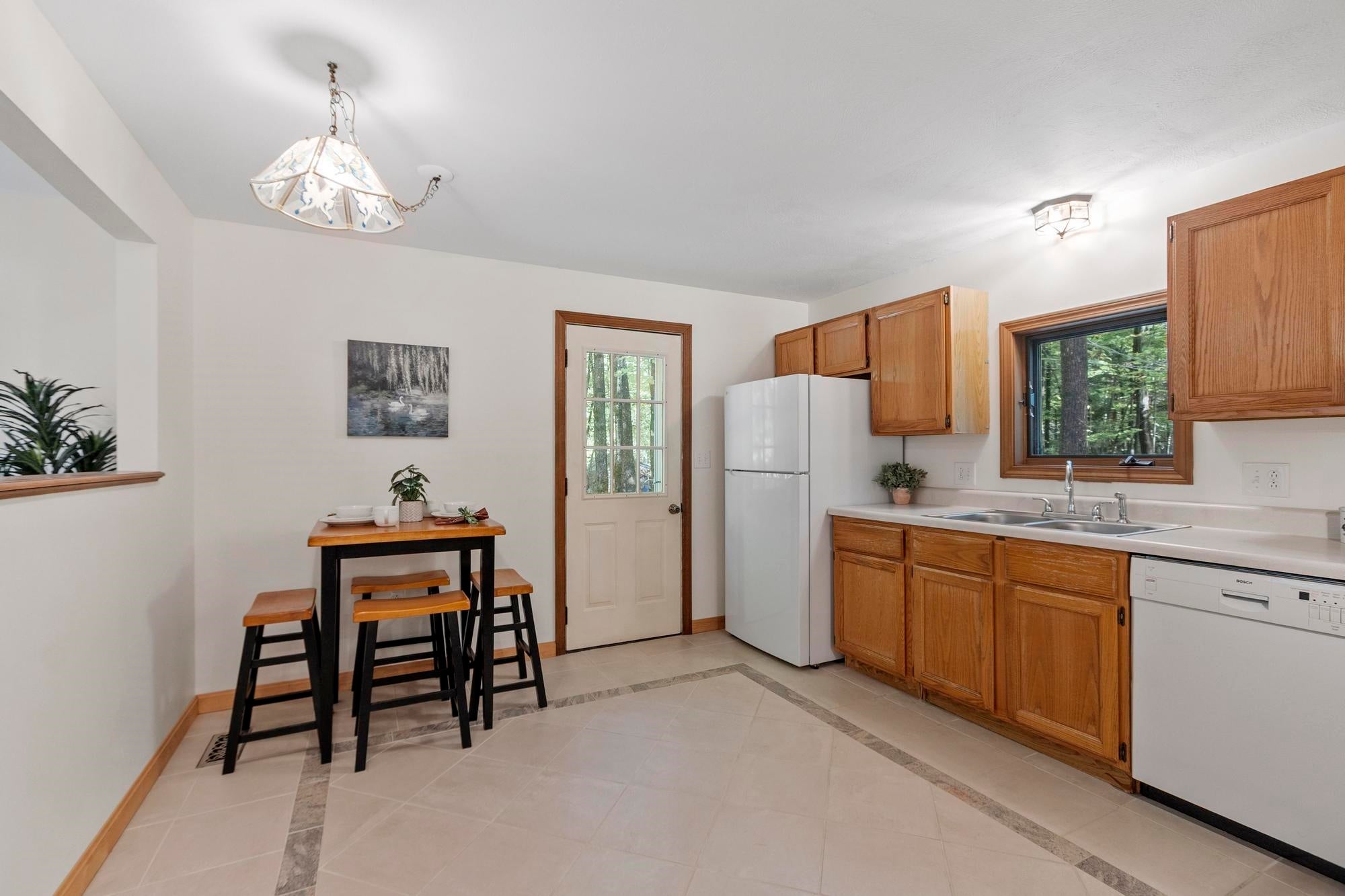 94 Mountain School Road