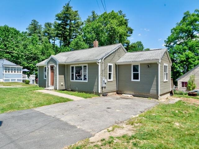 Photo of 827 Nashua Road, Dracut, MA 01826 (MLS # 5094315)