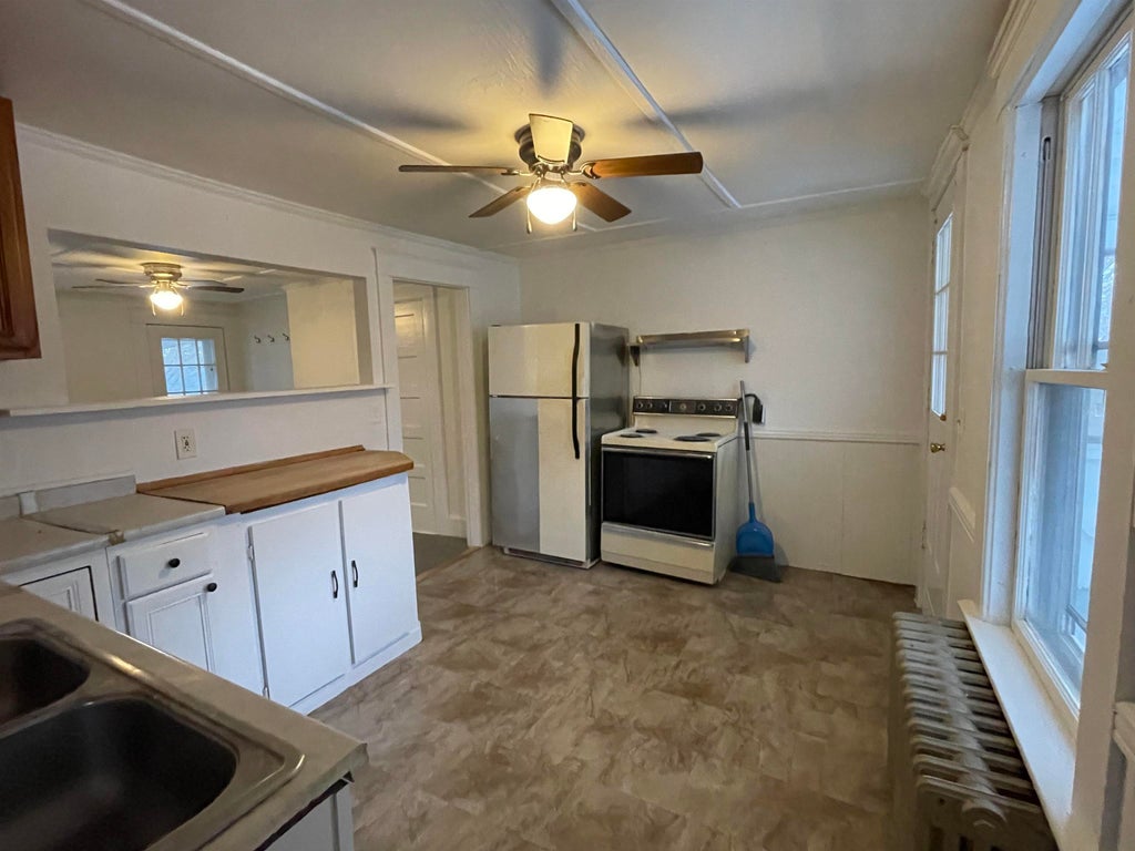 Photo of 93 Franklin Street #4, Franklin, NH 03235 (MLS # 5115825)