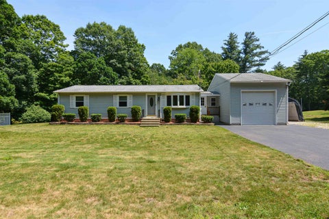 Photo of 73 Brown Hill Road, Hampstead, NH 03826 (MLS # 5097789)