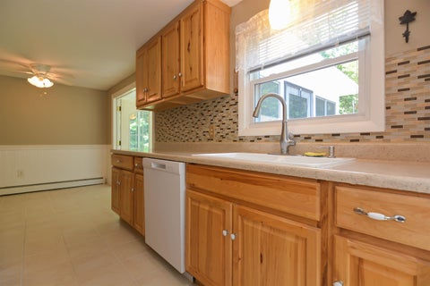 Photo of 73 Brown Hill Road, Hampstead, NH 03826 (MLS # 5097789)