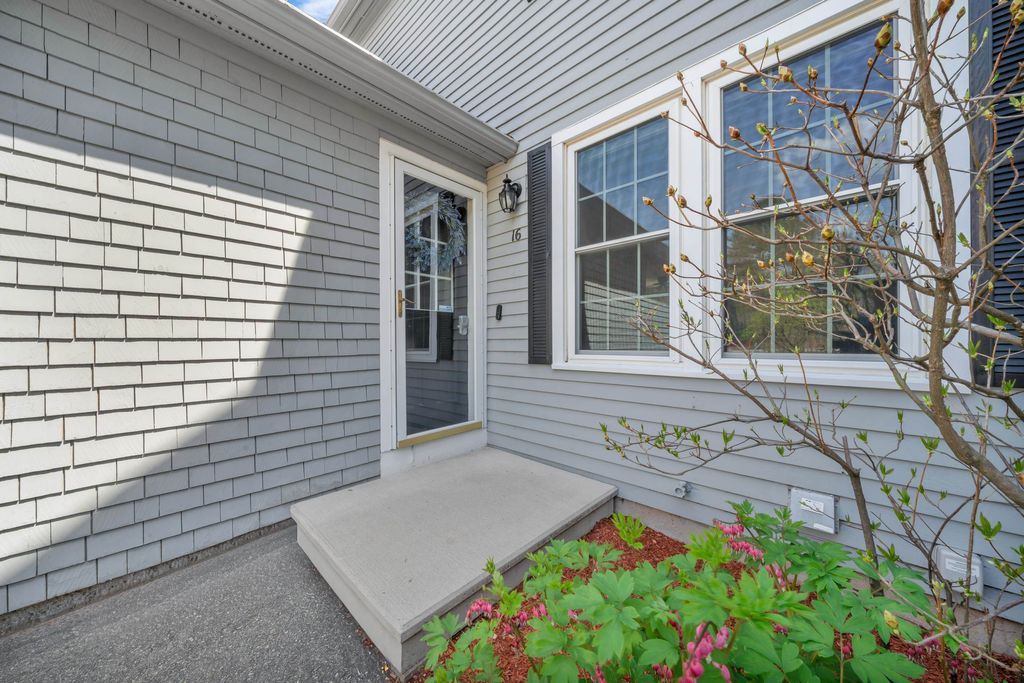 Photo of 16 Sullivan Court, Salem, NH 03079 (MLS # 5090858)