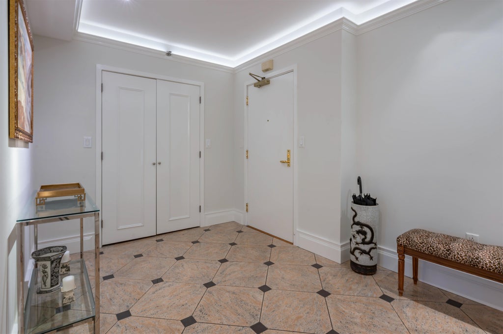 Photo of 300 River Road #501, Manchester, NH 03104 (MLS # 5082337)