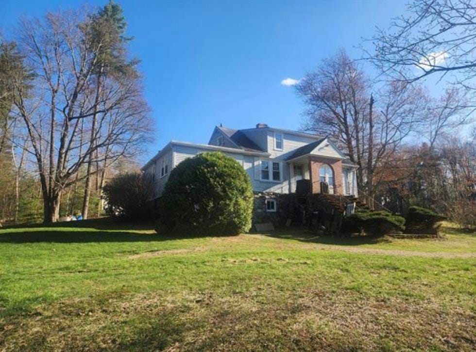 Photo of 115 Hovey Road, Londonderry, NH 03053 (MLS # 5103672)