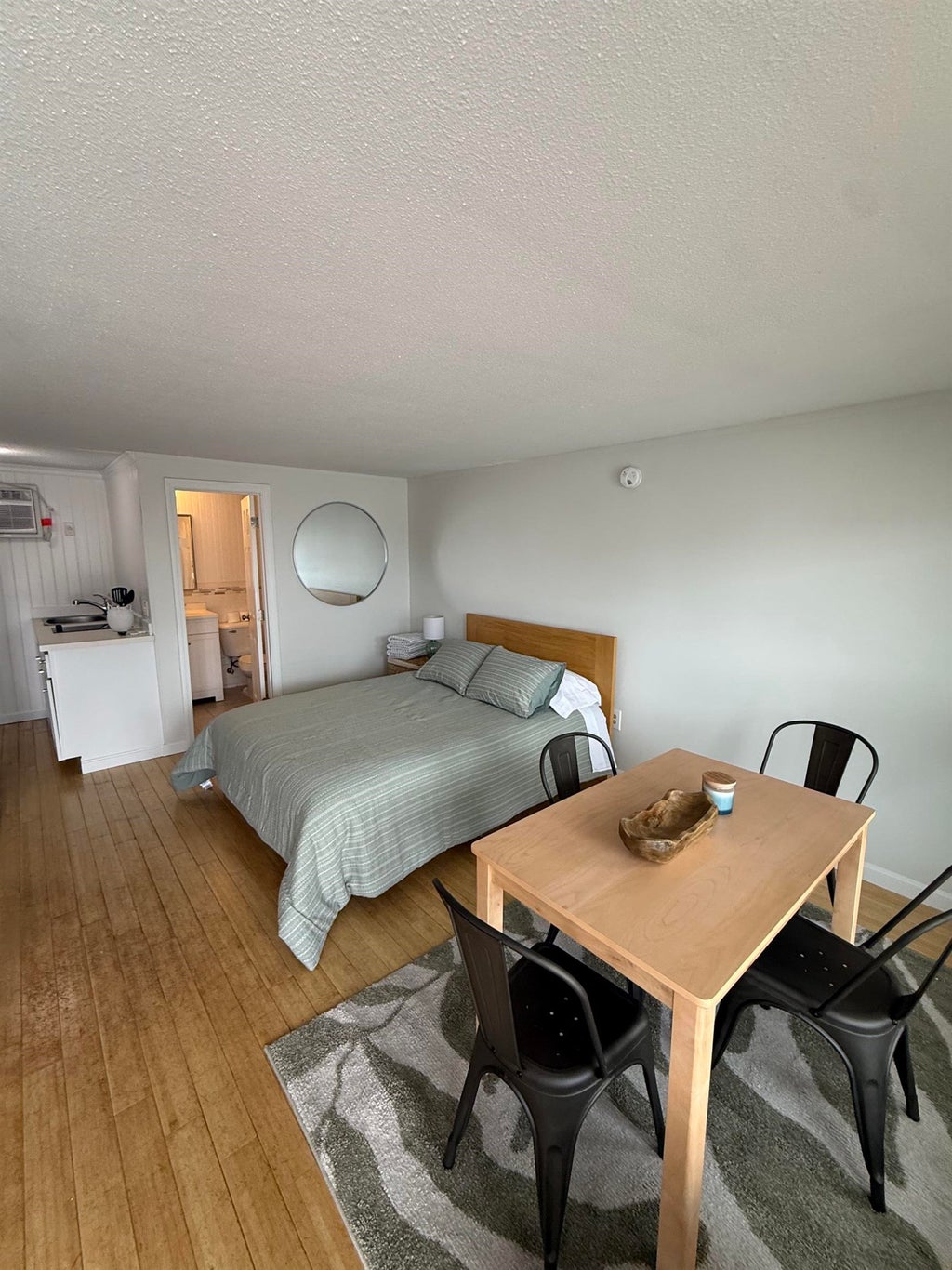 Photo of 20 Ocean Boulevard, Hampton, NH 03842 (MLS # 5103157)