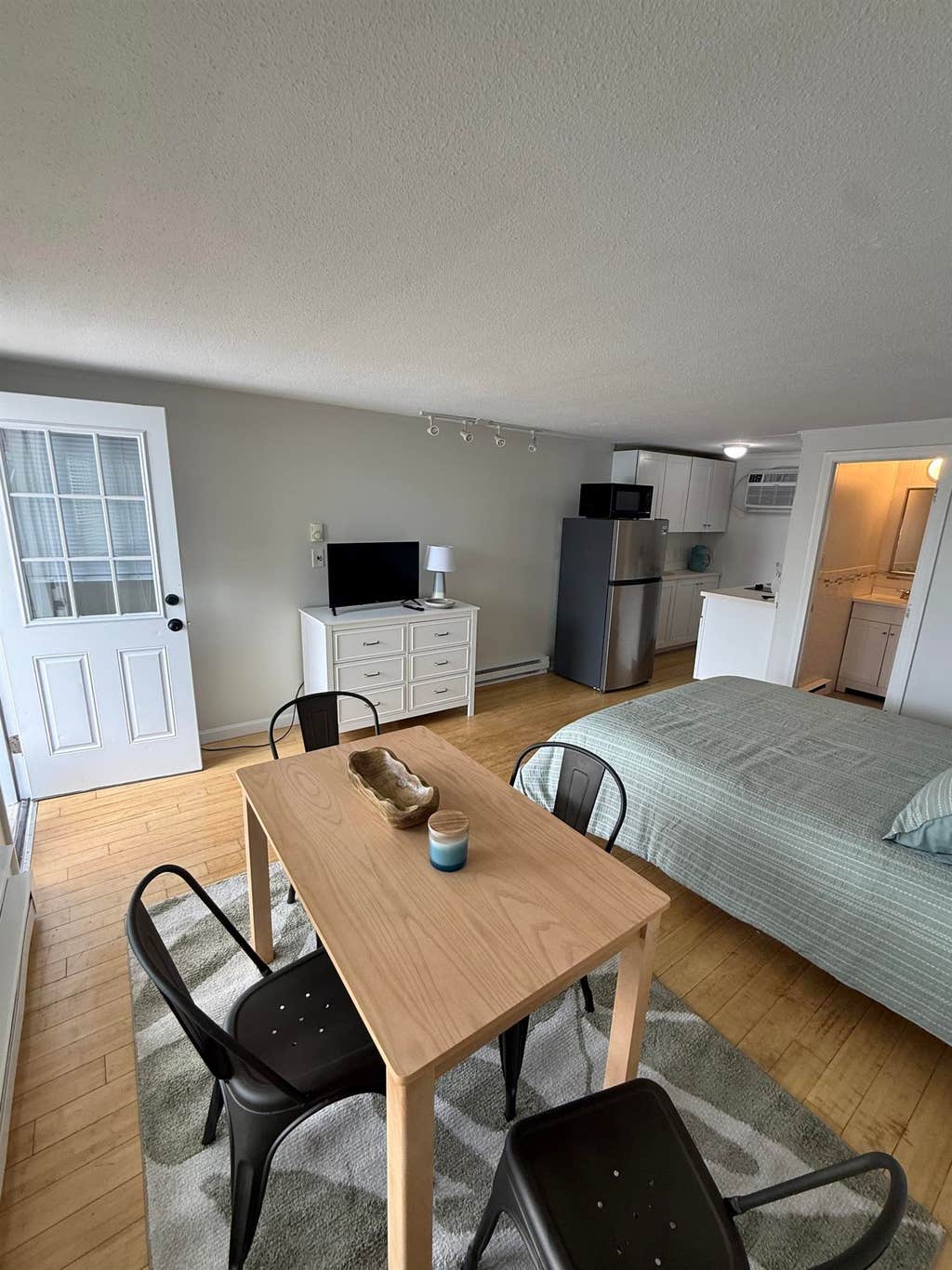 Photo of 20 Ocean Boulevard, Hampton, NH 03842 (MLS # 5103157)