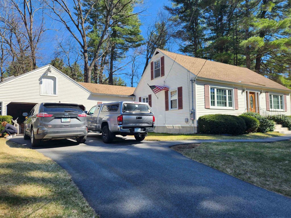 Photo of 10 Whiton Place, Plaistow, NH 03865 (MLS # 5091638)