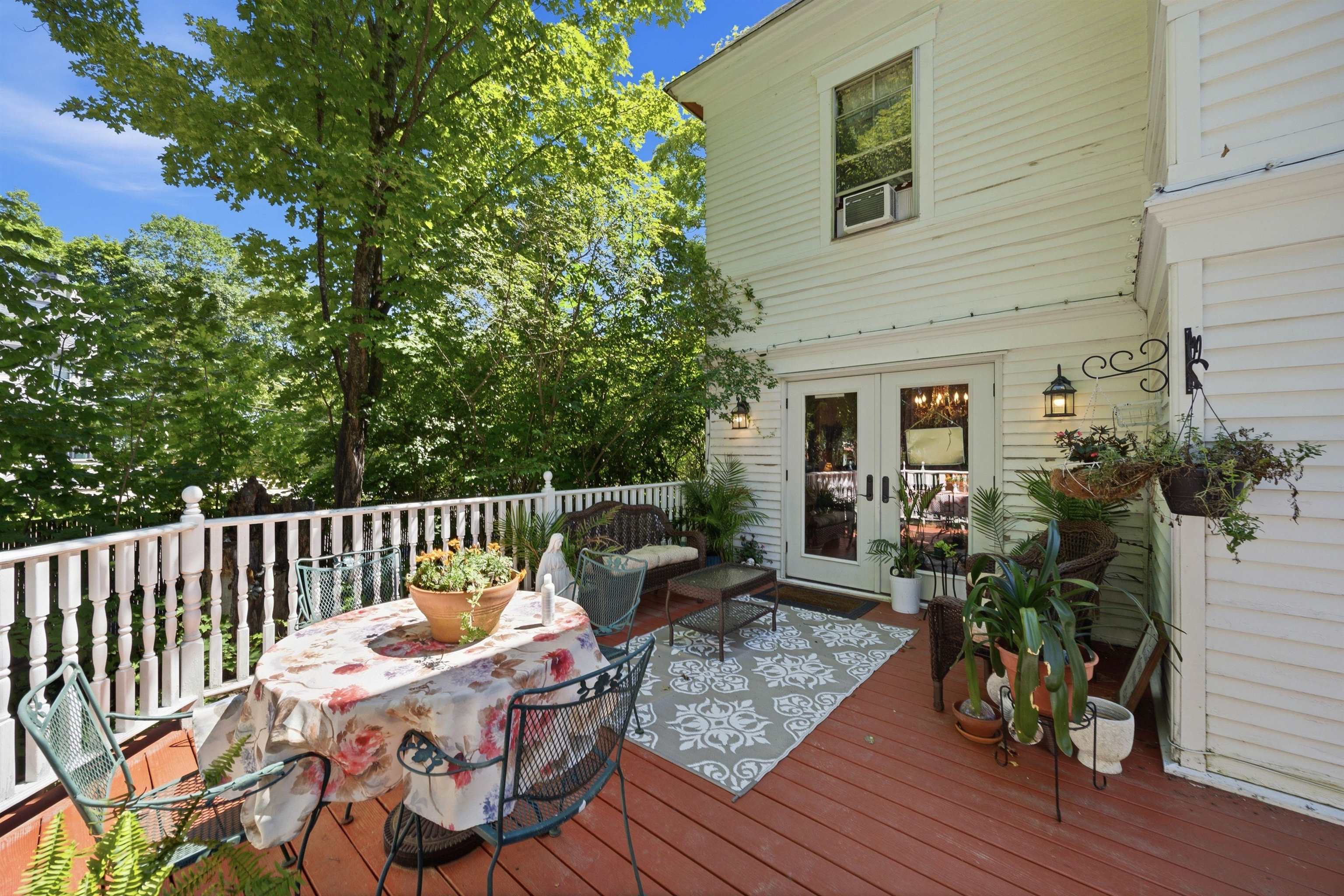 8 Pleasant Street
