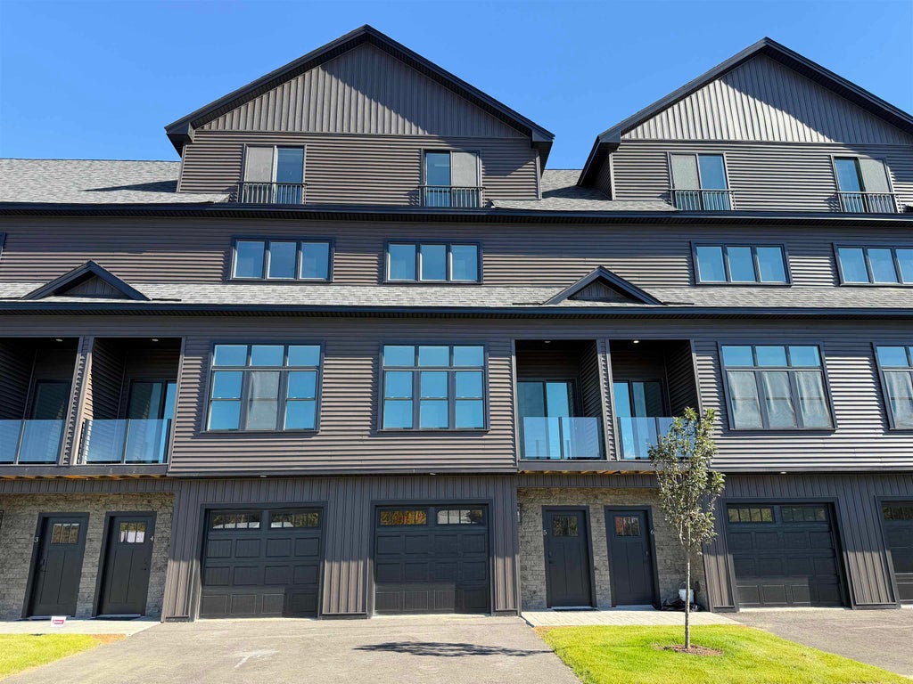 Photo of 12 Cobblestone Court #Unit 5, Laconia, NH 03246 (MLS # 5112817)