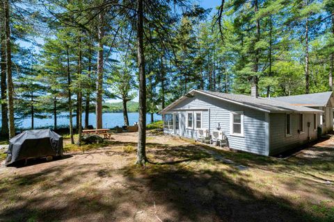 Photo of 33 Oak Avenue, Effingham, NH 03882 (MLS # 5091894)