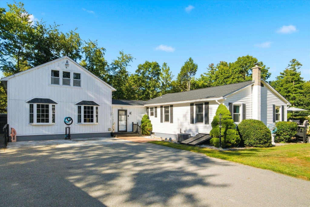 Photo of 150 Wallace Road, Bedford, NH 03110 (MLS # 5108636)