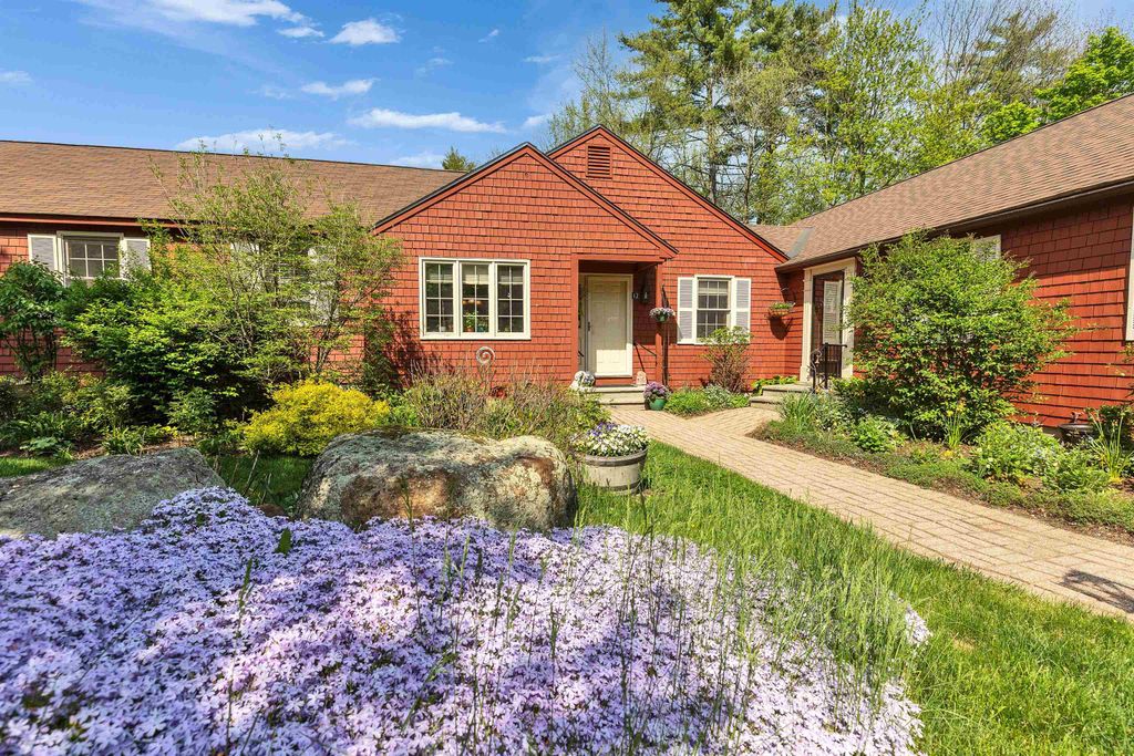 Photo of 12 Colonial Square, Peterborough, NH 03458 (MLS # 5090080)