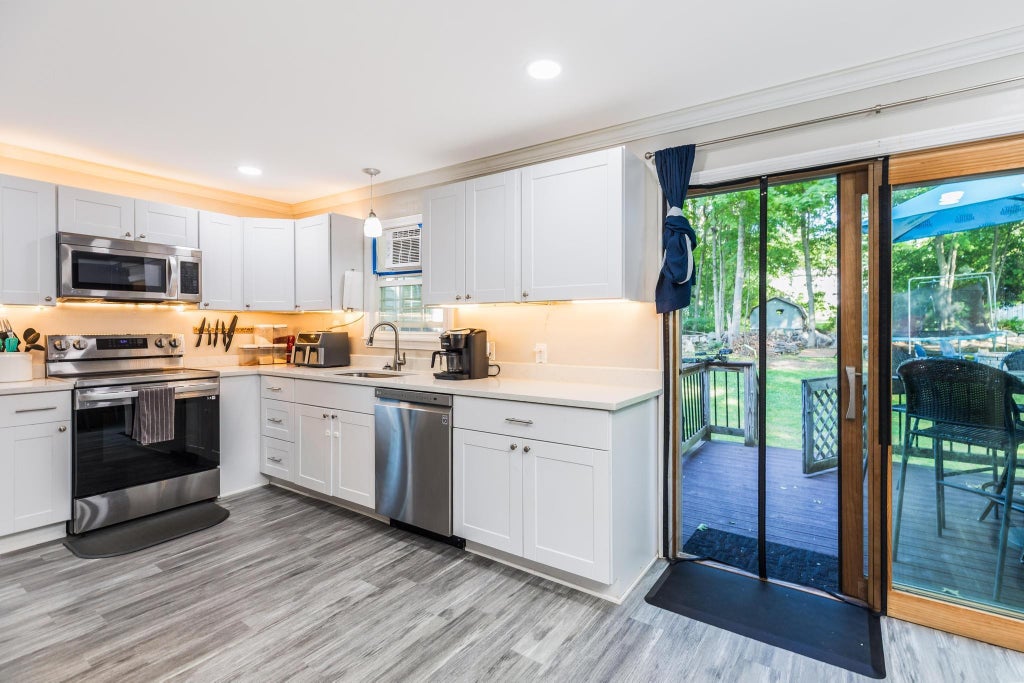 Photo of 10 Howe Street, Rochester, NH 03867 (MLS # 5106296)