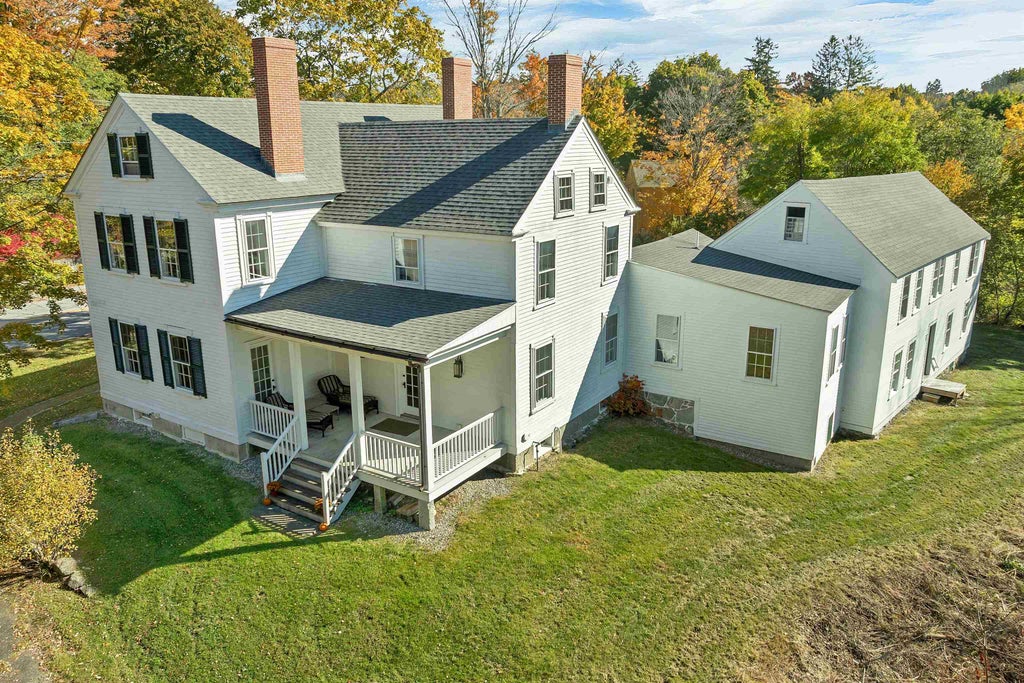 Photo of 10 Newmarket Road, Durham, NH 03824 (MLS # 5115427)