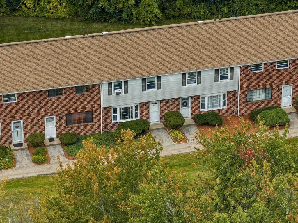 Photo of 20 Oakridge Drive, Londonderry, NH 03053 (MLS # 5110852)