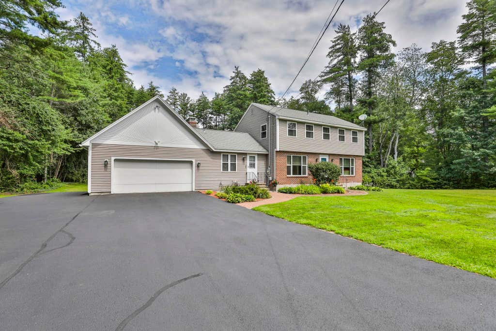 Photo of 59 Page Road, Litchfield, NH 03052 (MLS # 5103895)