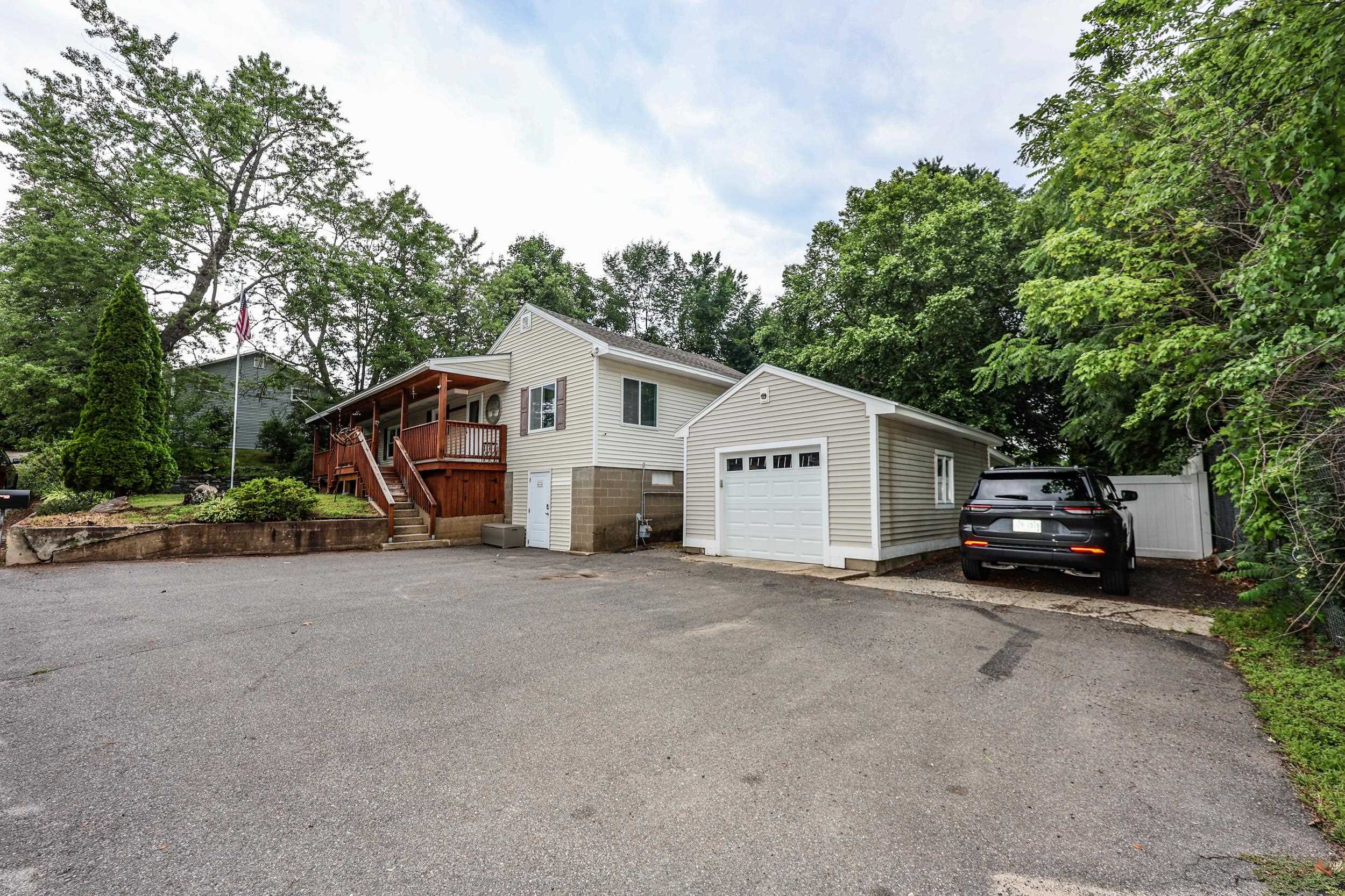4 Caron Street