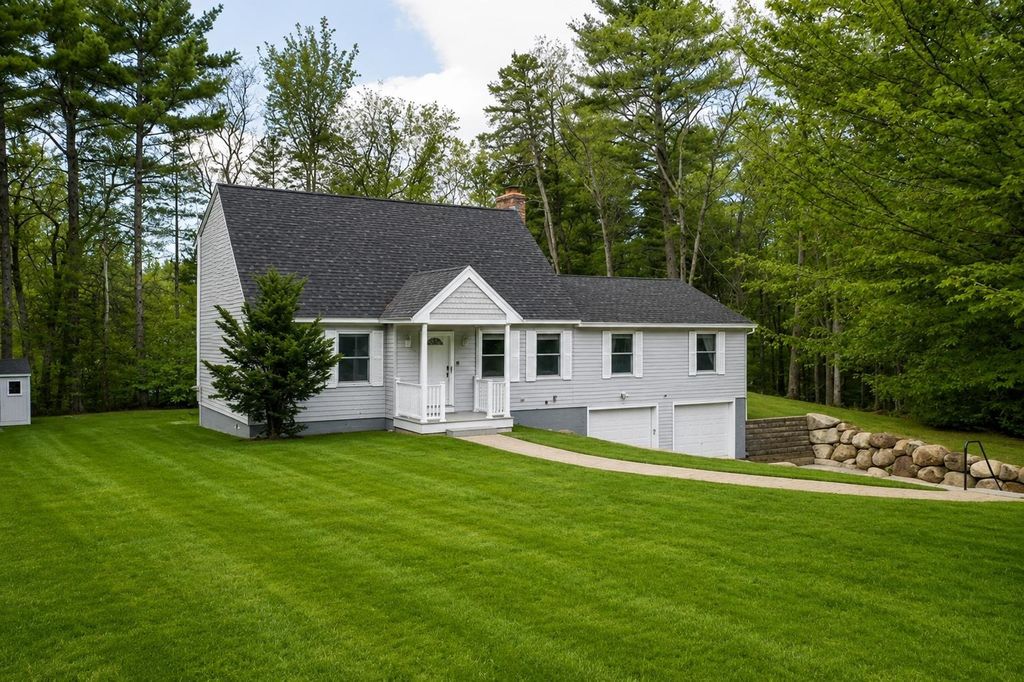 Photo of 64 Carol Ann Way, Conway, NH 03860 (MLS # 5091570)