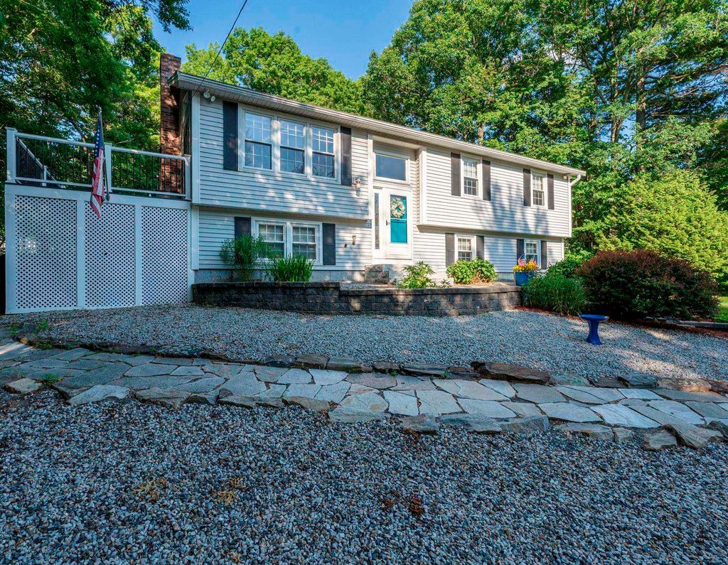 Photo of 21 Emerald Drive, Derry, NH 03038 (MLS # 5094916)
