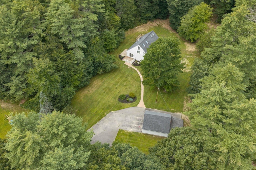 Photo of 8 Brookhaven Road, Kingston, NH 03848 (MLS # 5104934)