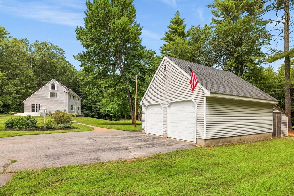 Photo of 8 Brookhaven Road, Kingston, NH 03848 (MLS # 5104934)