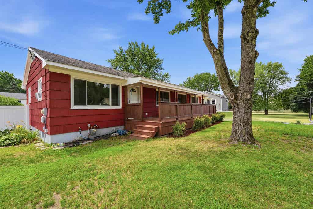 Photo of 2 Iroquois Road, Nashua, NH 03063 (MLS # 5098439)