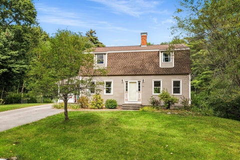 Photo of 34 Crestview Terrace, Stratham, NH 03885 (MLS # 5111720)
