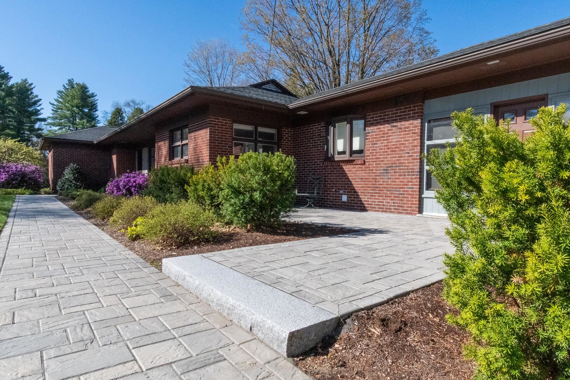 121 Madeline Road