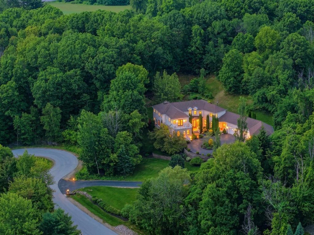 Photo of 15 Chardonnay Terrace, Bedford, NH 03110 (MLS # 5093474)