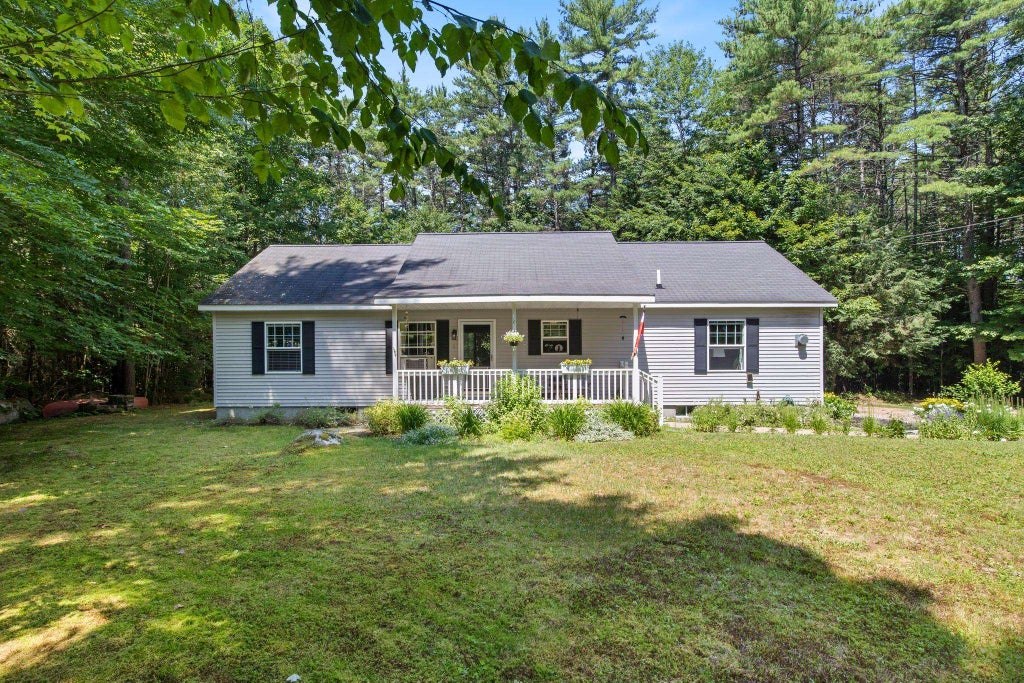Photo of 5 Birch Lane, Tuftonboro, NH 03816 (MLS # 5085685)