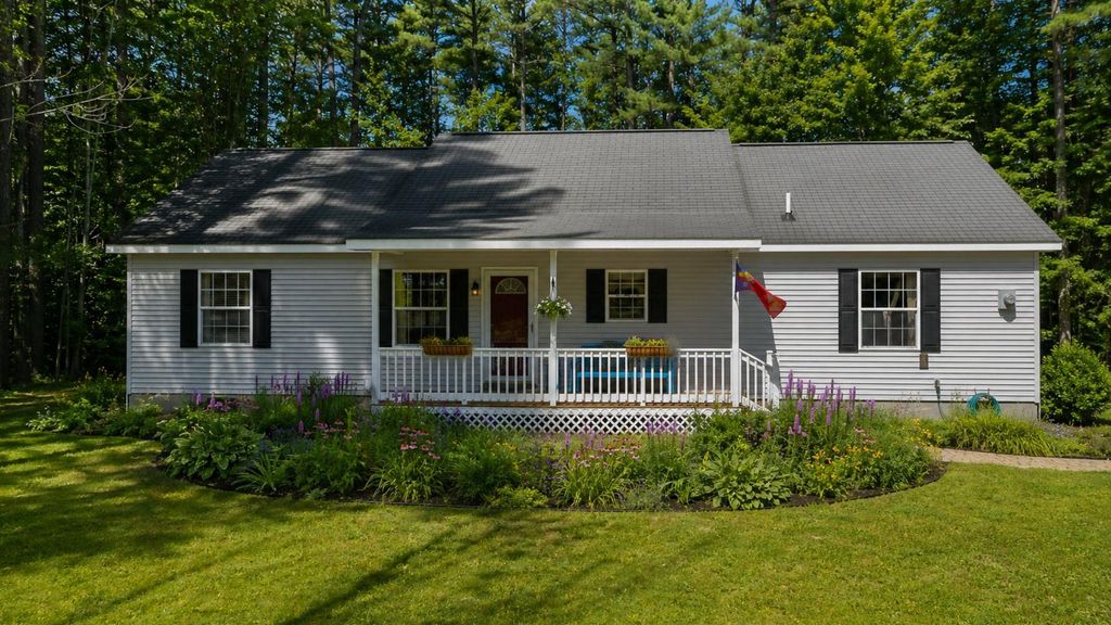 Photo of 5 Birch Lane, Tuftonboro, NH 03816 (MLS # 5085685)