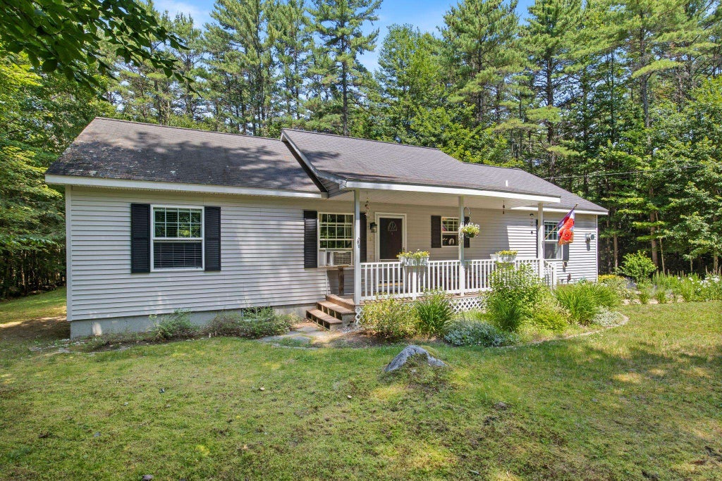 Photo of 5 Birch Lane, Tuftonboro, NH 03816 (MLS # 5085685)