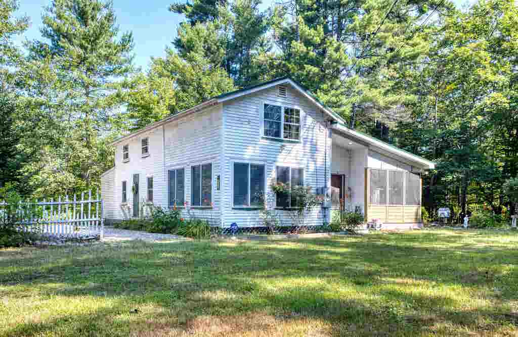 Photo of 80 Effingham Road, Ossipee, NH 03864 (MLS # 5105059)