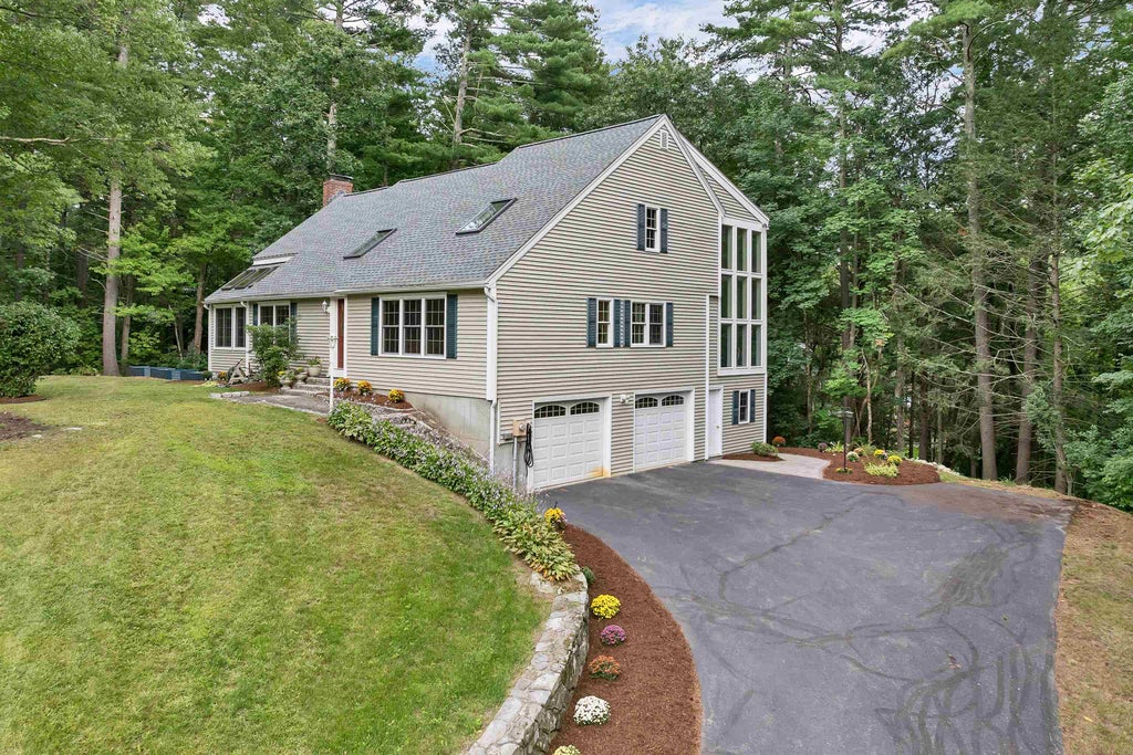 Photo of 38 Sharon Road, Windham, NH 03087 (MLS # 5108121)