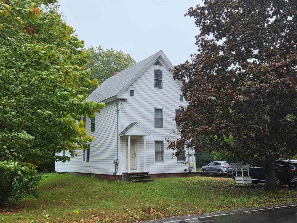 Photo of 5 Whittier Street, Newton, NH 03858 (MLS # 5112185)