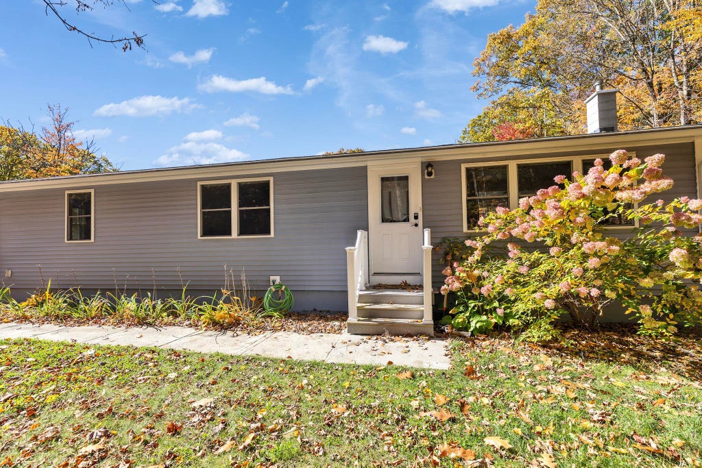 Photo of 196 Rhododendron Road, Fitzwilliam, NH 03447 (MLS # 5114276)