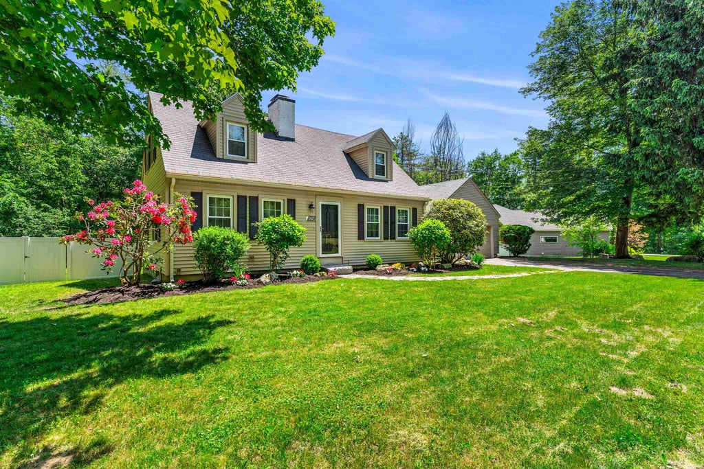 Photo of 190 Nashua Road, Bedford, NH 03110 (MLS # 5111041)