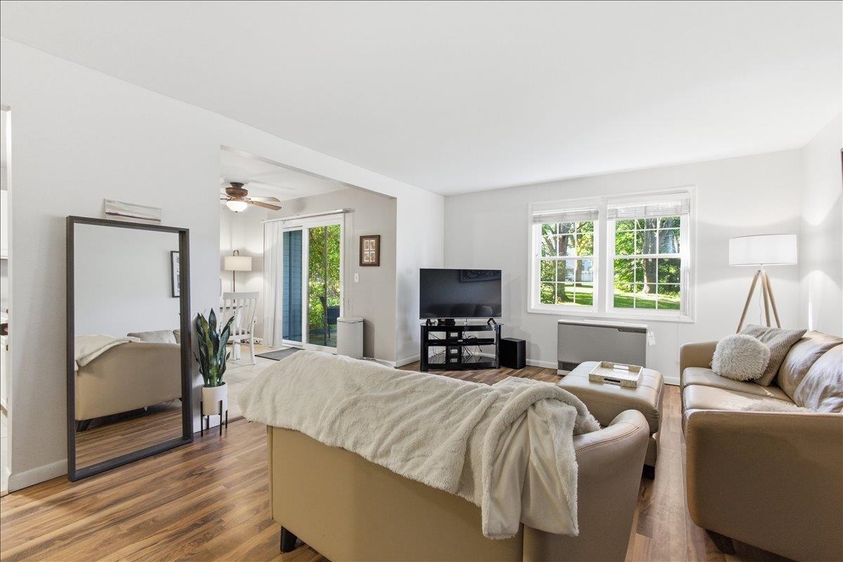 37 Twin Oaks Terrace