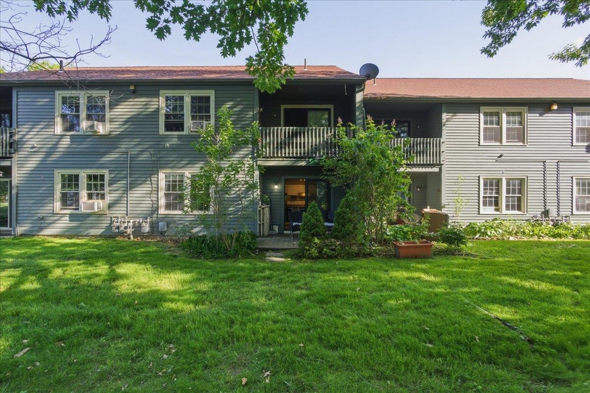 37 Twin Oaks Terrace
