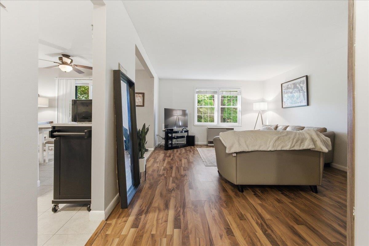 37 Twin Oaks Terrace