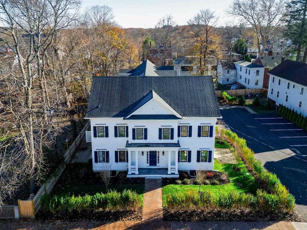 Photo of 136 Locust Street #104, Dover, NH 03820 (MLS # 5090287)