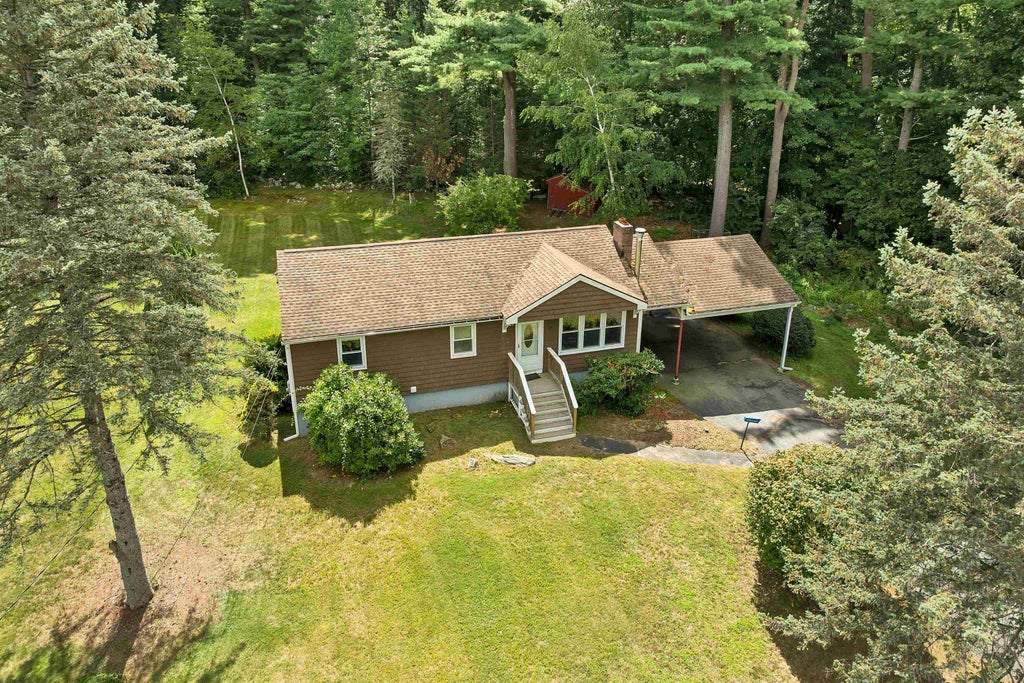 Photo of 21 Briar Avenue, Salem, NH 03079 (MLS # 5106919)