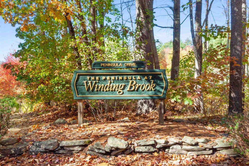 Photo of 66 Peninsula Drive, Stratham, NH 03885 (MLS # 5114786)