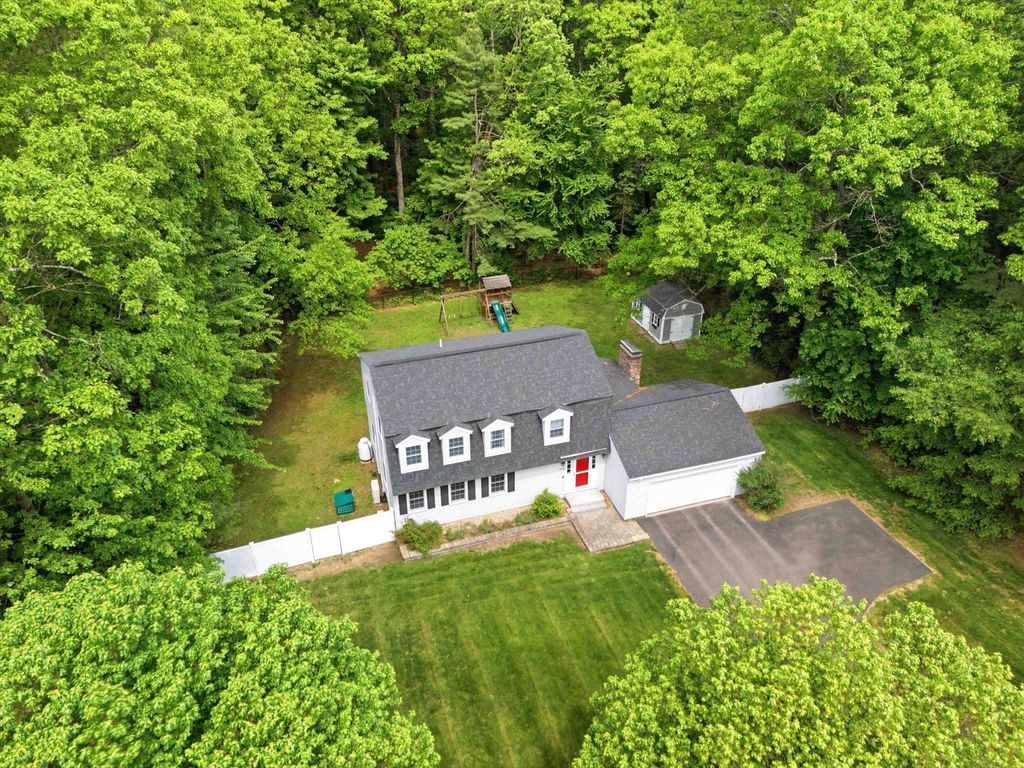 Photo of 20 Ministerial Drive, Merrimack, NH 03054 (MLS # 5091327)