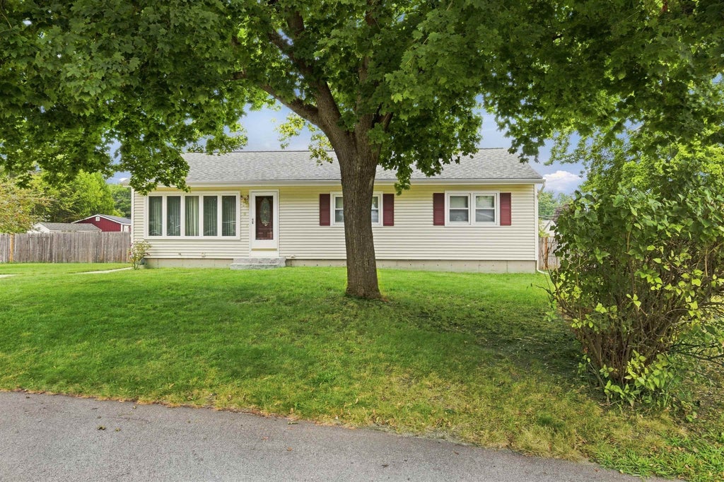 Photo of 6 Galway Road, Nashua, NH 03062 (MLS # 5109424)