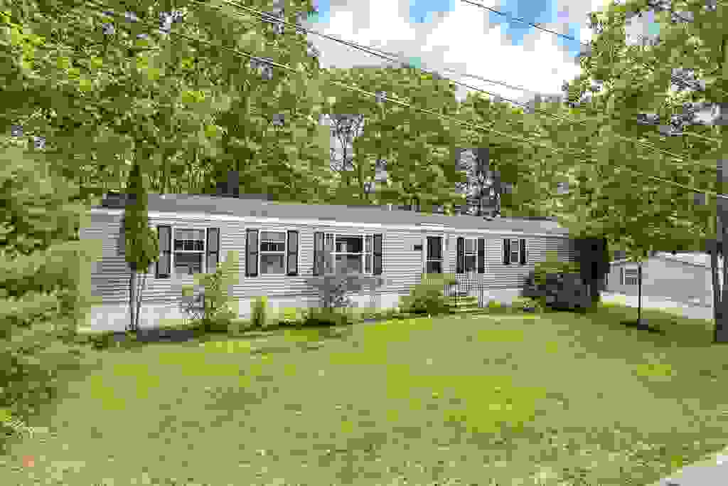 Photo of 55 Balsam Drive, Farmington, NH 03835 (MLS # 5102793)