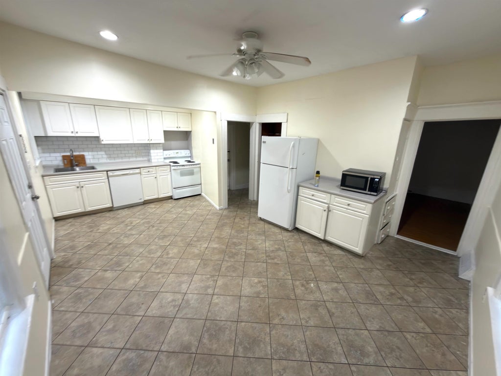 Photo of 10 Malvern Street, Manchester, NH 03104 (MLS # 5115409)