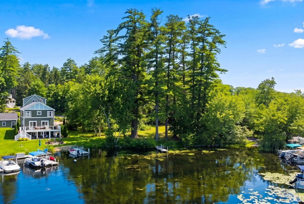 Photo of 8 Cross Street, Windham, NH 03087 (MLS # 5107072)