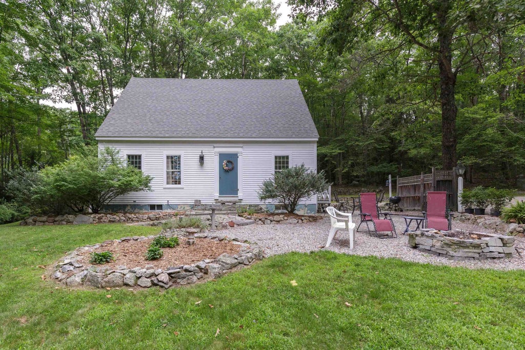 Photo of 616 Tyler Road, Webster, NH 03303 (MLS # 5106106)